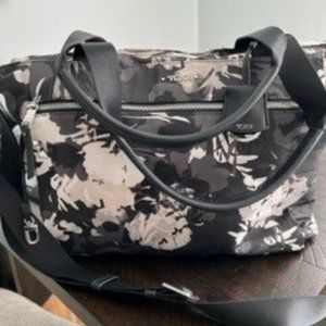 Tumi Mauren Tote Bag African Floral Business Casual Carry-All Voyageur